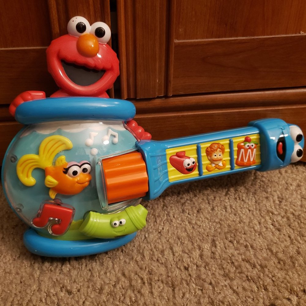 Toy Elmo Guitar